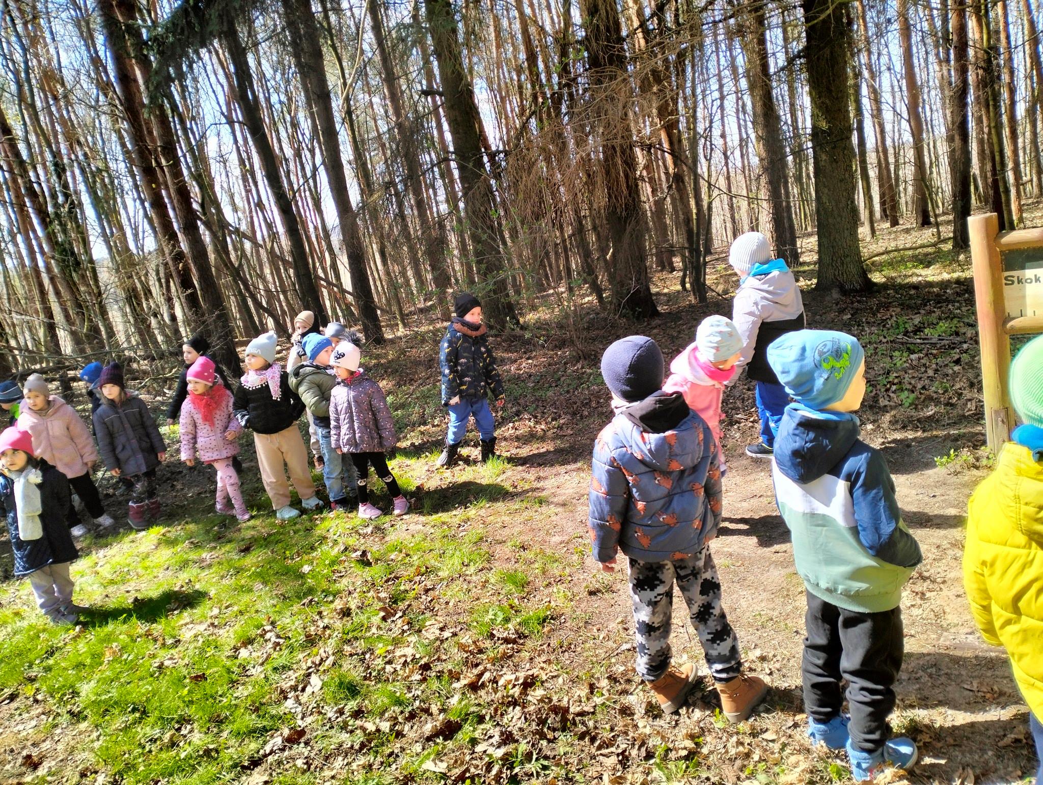 Mali turyści w Majdanie Ostrowskim